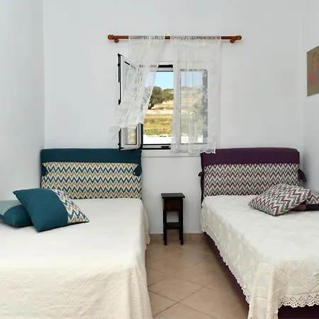 Bright Pounta House With Sea View Ferienhaus